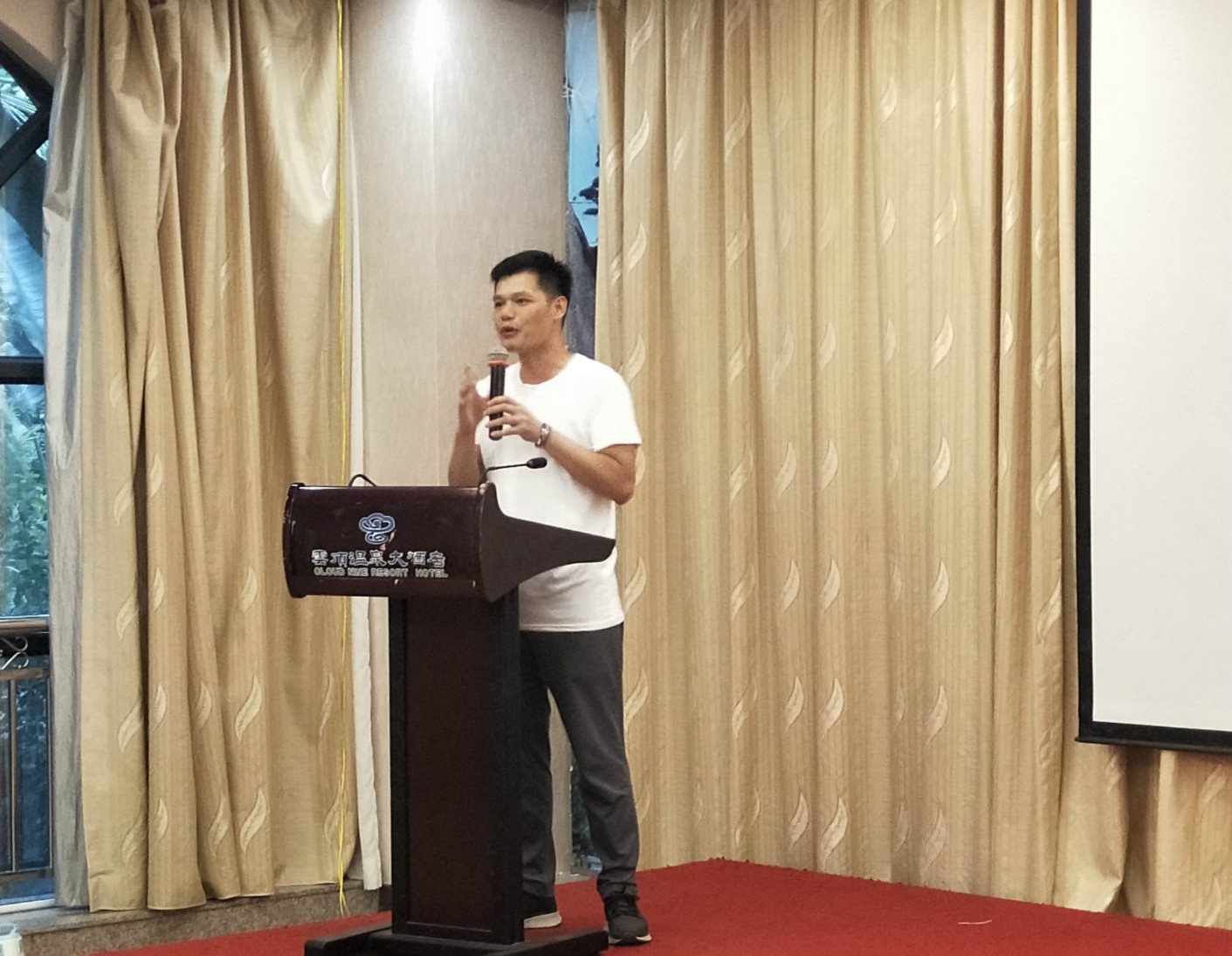 糖心LOGO入口官网设计年中动员大会